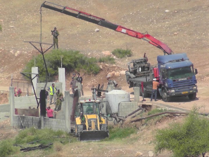 الاحتلال يصادر معدات ثقيلة بالأغوار الشمالية