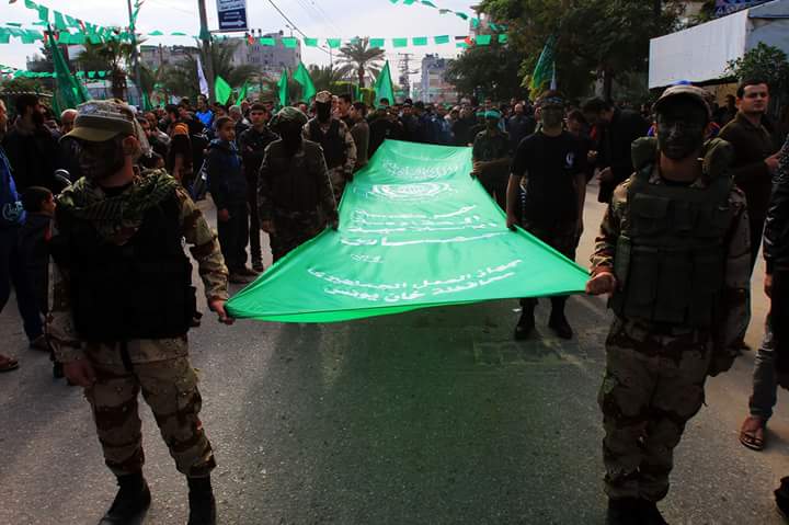 حماس تدعو للالتفاف حول المقاومة ونبذ التنسيق المذل مع الاحتلال