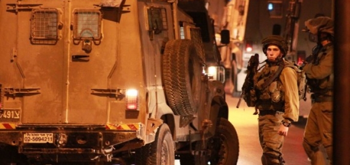 الاحتلال يعتقل 8 مواطنين في اقتحامات بالضفة والقدس