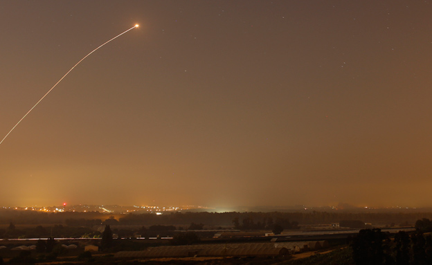 الاحتلال يعلن اعتراض صاروخ أطلق من قطاع غزة