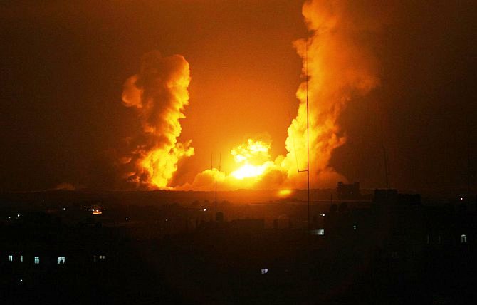 الاحتلال: تفجيرات تحت السيطرة بـغلاف غزة الليلة