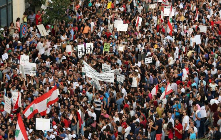 مئات اللبنانيين يتظاهرون في بيروت تنديدا بـ الفساد