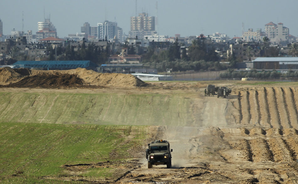 قوات الاحتلال تستهدف المزارعين شمال قطاع غزة
