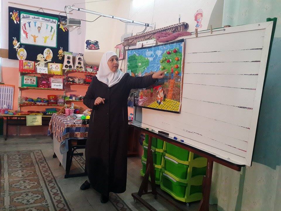 فداء زعتر.. فلسطينية ضمن أفضل 50 مدرسا في العالم