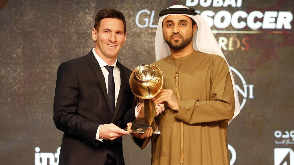 ميسي يفوز بجائزة غلوب لأفضل لاعب بالعالم