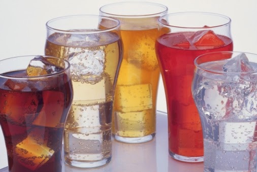 خفض استهلاك المشروبات المحلاة يقلل السمنة والسكري
