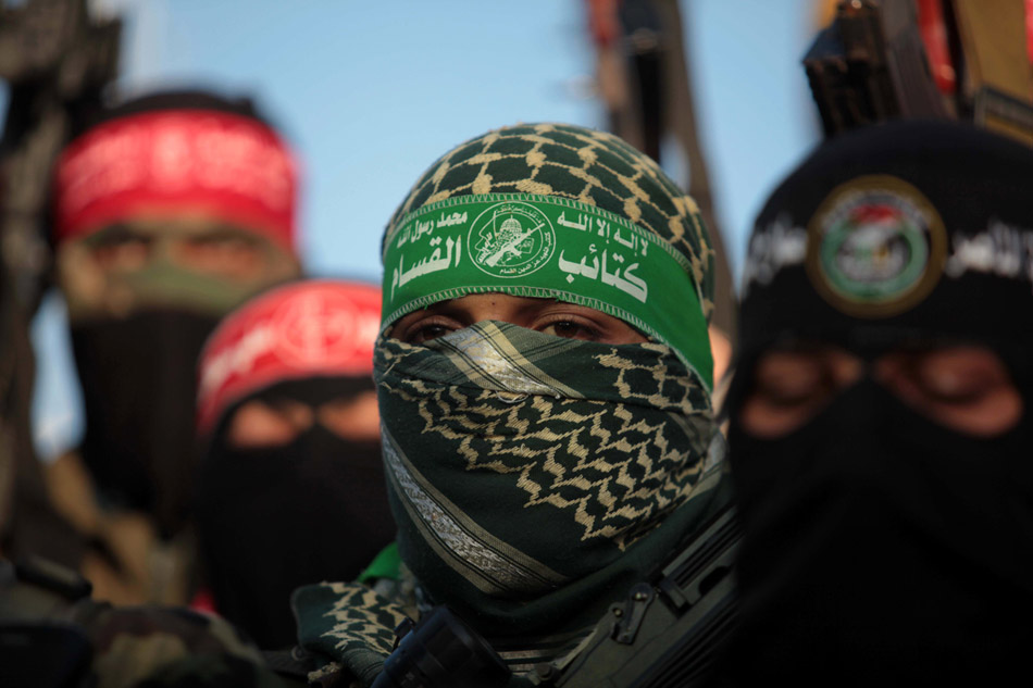 هآارتس تزعم أن المقاومة تعزز قدراتها بغزة والضفة