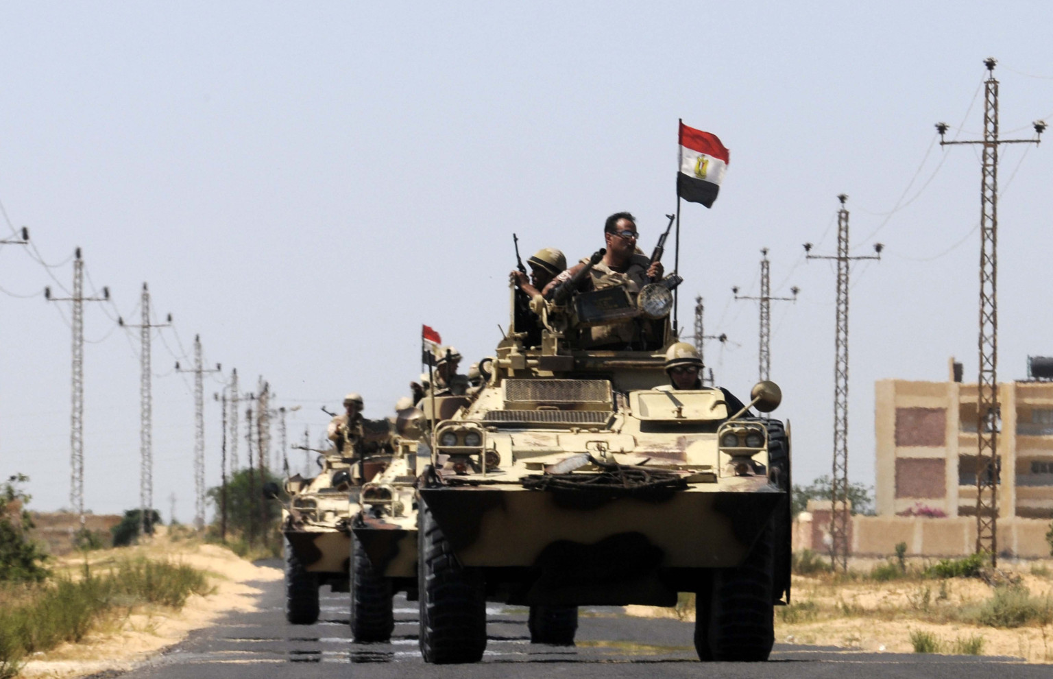 الاحتلال يوافق على إعادة انتشار الجيش المصري بسيناء