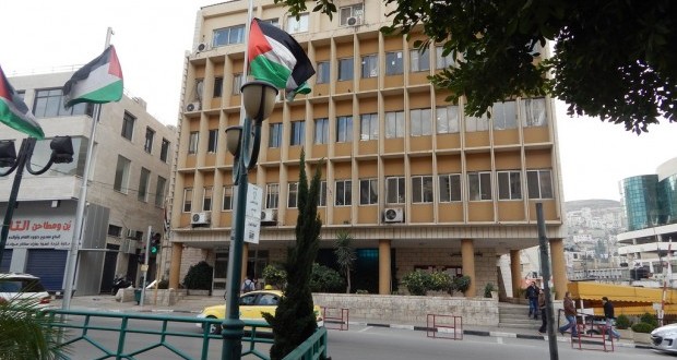 تنديد فلسطيني بزيارة قنصل بريطاني لبلدية نابلس بالضفة