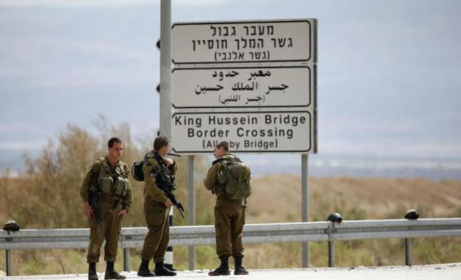 الاحتلال يمدد توقيف أردنيين تسللا عبر الحدود الأردنية الفلسطينية