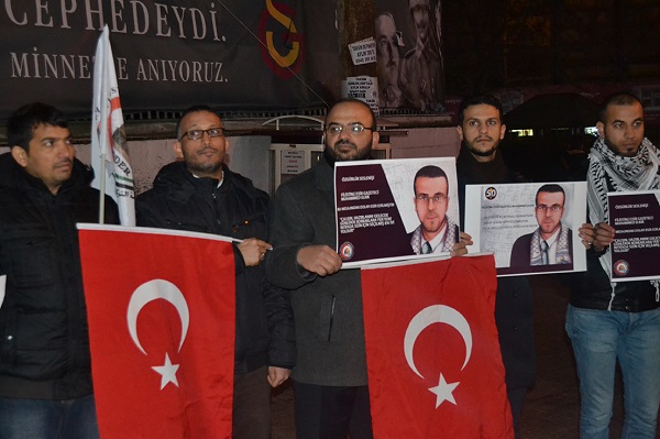 صحفيون يعتصمون في إسطنبول نصرة للأسير القيق