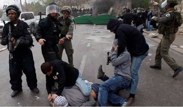 مستعربون صهاينة يختطفون شابين شمال القدس المحتلة