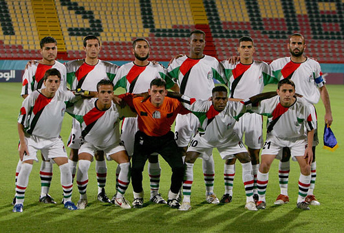 فلسطين تلتقى الجزائر الشهر المقبل