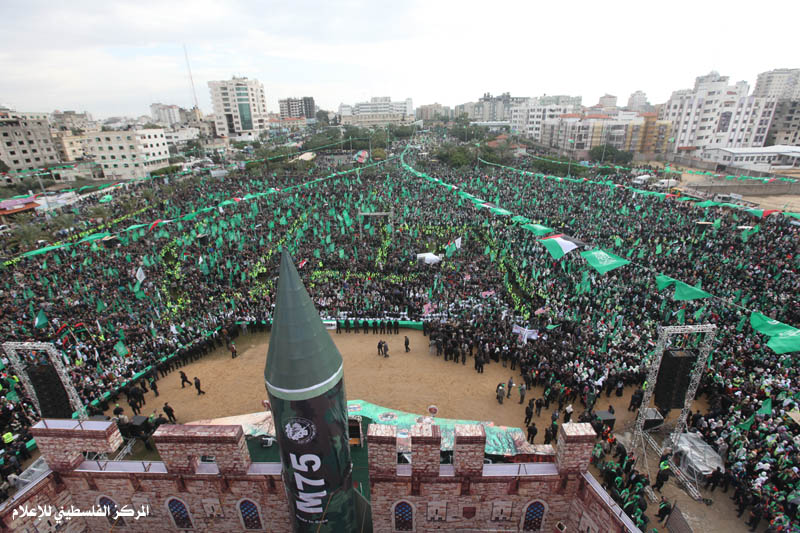 حماس: تصريحات الرجوب تهديد مباشر لجهود المصالحة بالدوحة