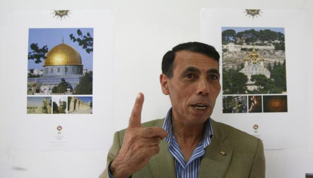مسؤول فتحاوي يطالب السلطة بمقاضاة إسرائيل بسبب قانون التسوية