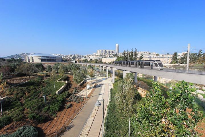 الاحتلال يواصل تمزيق القدس بخط إضافي لـالقطار الخفيف