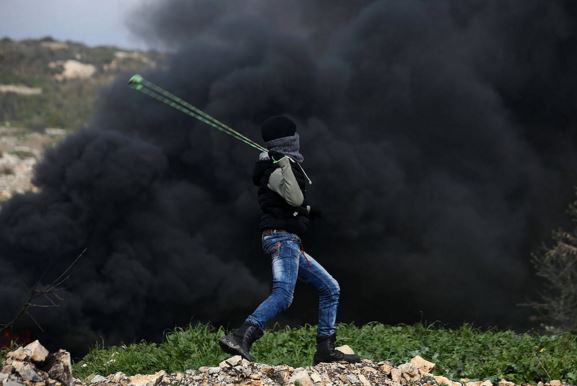 47 إصابة بمواجهات مع الاحتلال في حرم جامعة القدس