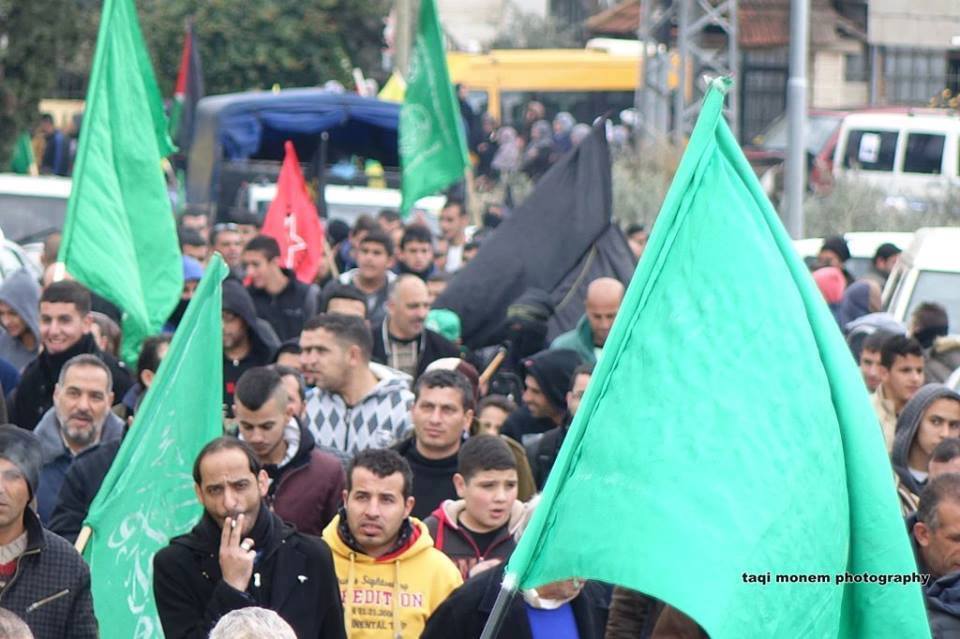 القدس.. قطنة تشيّع جثمان شهيدها الرابع منذ بدء الانتفاضة