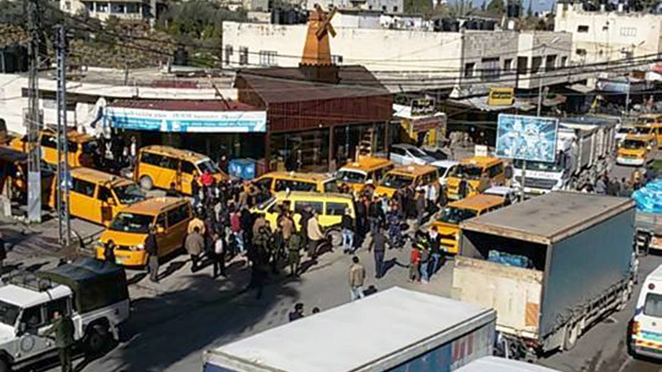نقابة سائقي الأجرة بغزة تطالب بتخفيض أسعار المحروقات