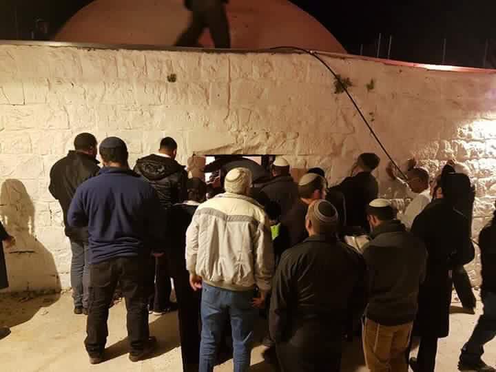 إصابة واعتقالات خلال اقتحام قبر يوسف بنابلس