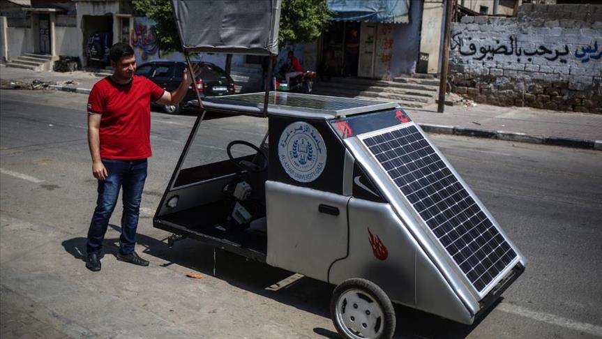 أول سيارة تعمل بالطاقة الشمسية في غزة المحاصرة