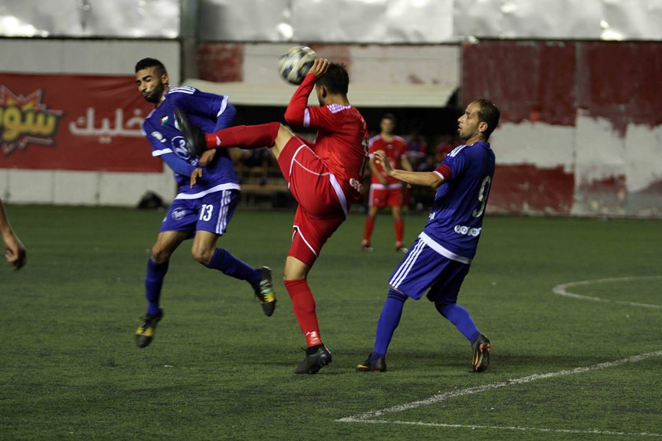 الهلال يحكم قبضته على الصدارة وحامل اللقب يواصل النزيف