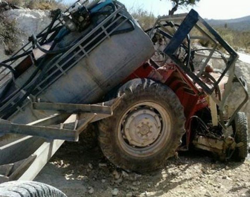 وفاة أربعة مواطنين بانقلاب جرار زراعي شرق الخليل