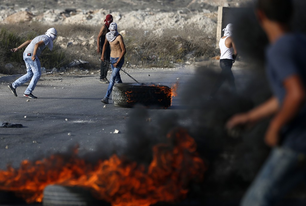 إصابة طفلين وشاب بمواجهات مع الاحتلال بالقدس