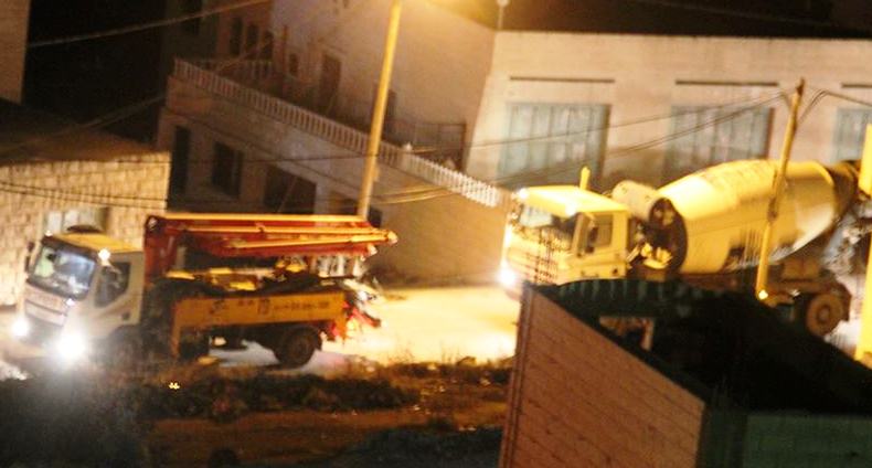 الاحتلال يغلق بالباطون غرفة بمنزل الأسير زين في يطا