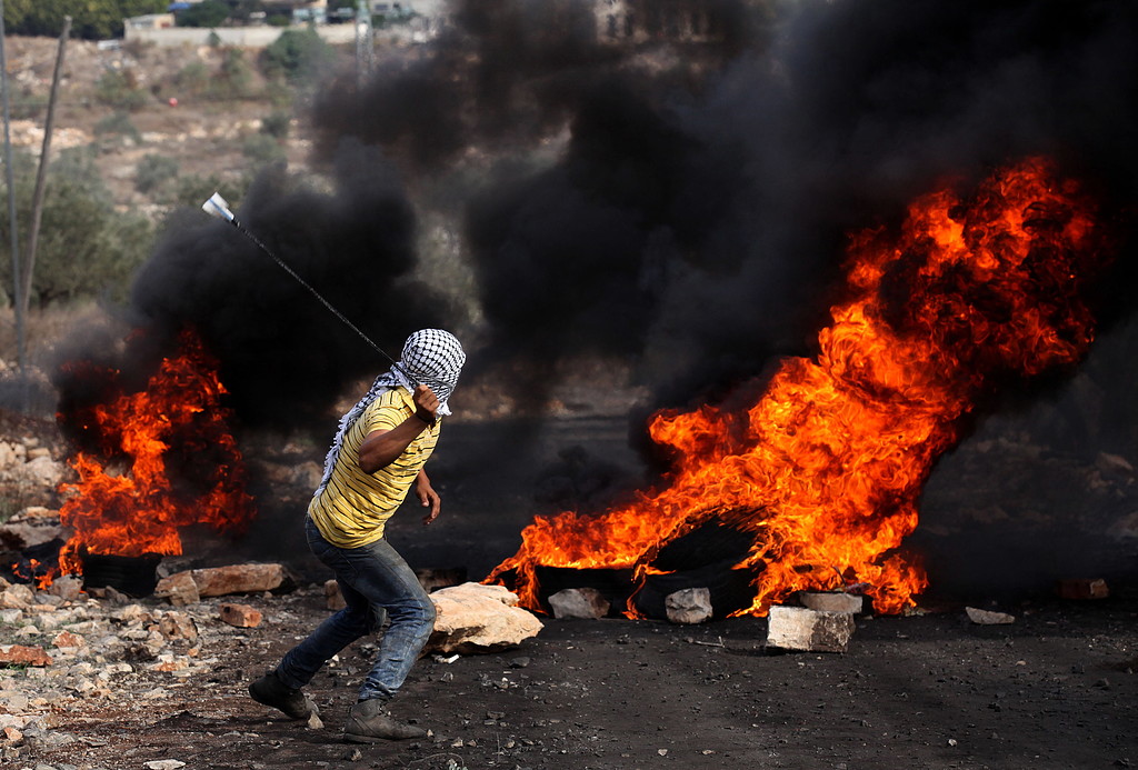مواجهات في أعقاب مظاهرة ضد مصادرة الاحتلال أراض فلسطينية