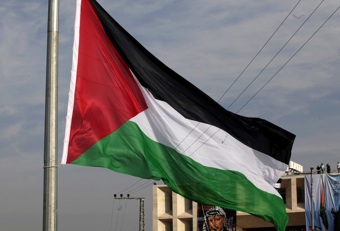 أزمة بين إسرائيل وأيرلندا بسبب علم فلسطين
