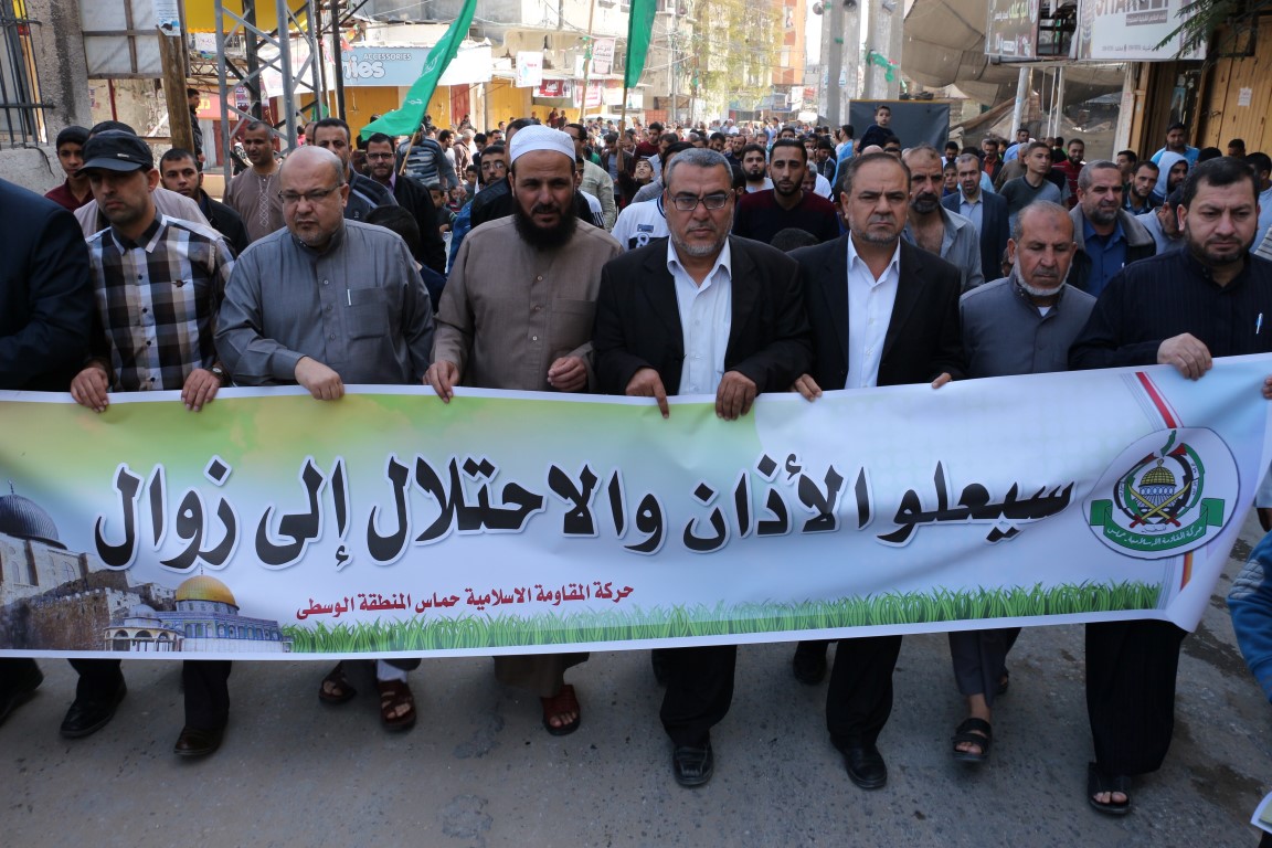 مسيرات في أراضي 48 وغزة رفضًا لمنع الأذان