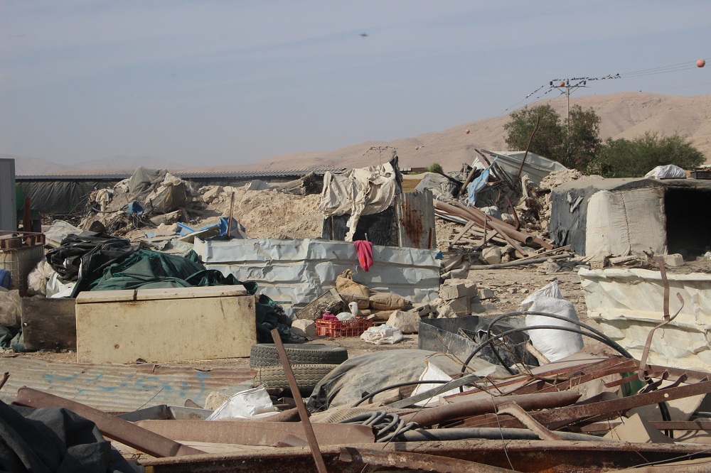 قوات الاحتلال تهدم مسكنا في الجفتلك بالأغوار