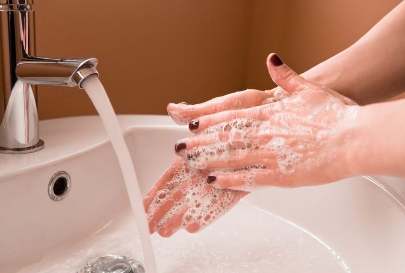 كم ثانية تحتاجون لغسل أيديكم بفعالية؟