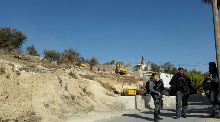 الاحتلال يهدم منزلا قيد الإنشاء شرق القدس