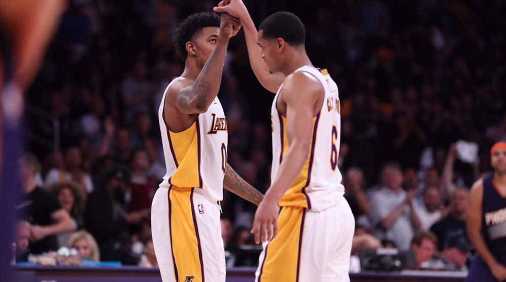 NBA: دالاس يحقق فوزه الأول وليكرز يتابع التألق