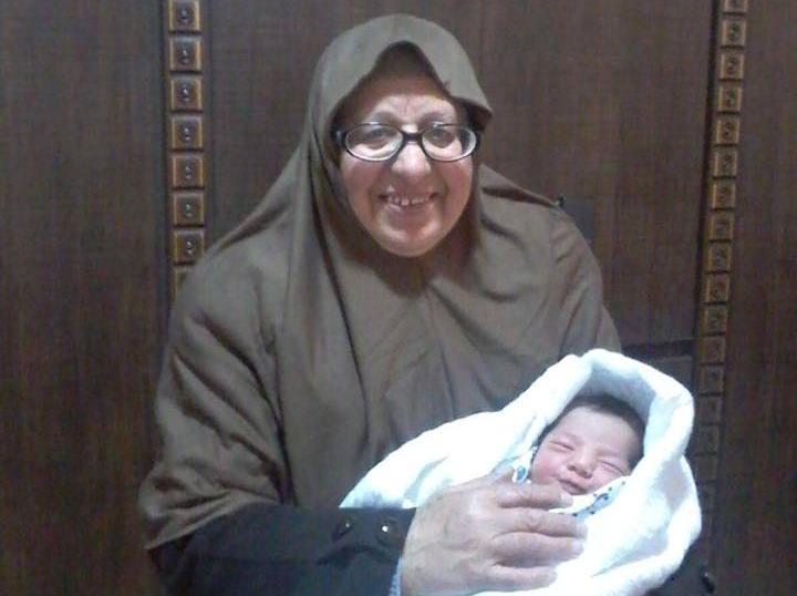 الشهيد محمد الفقيه يرزق بطفل بعد 5 أشهر على  استشهاده