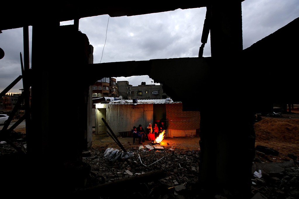وفاة شاب اختناقًا وسط قطاع غزة