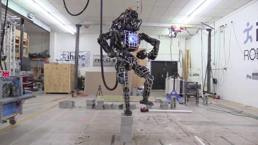 روبوت افتراضي يحصل على إقامة رسمية في حي ياباني
