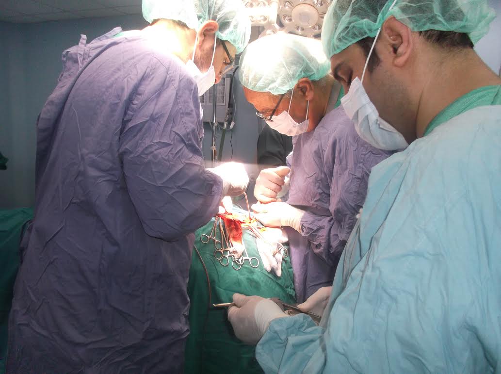 عملية استئصال نوعية.. نجاح طبي جديد في غزة رغم الحصار