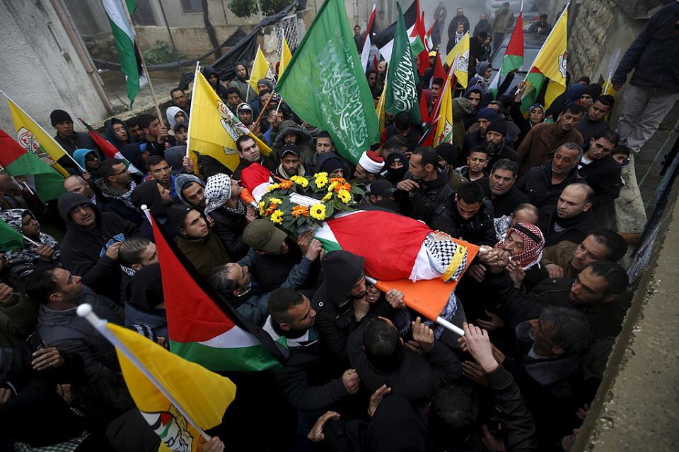 القدس تشيع شهيدي القبيبة واندلاع مواجهات