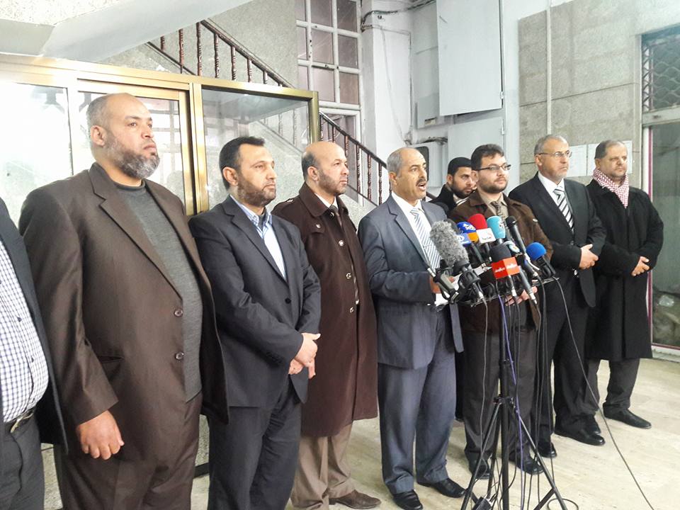 موظفو غزة: لن نقبل بمصالحة تتجاوز حقوقنا