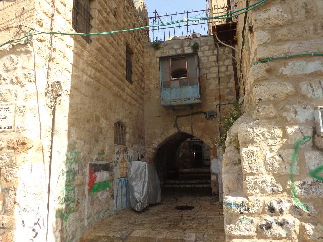 الاحتلال يرهق تجار القدس القديمة بـالمخالفات