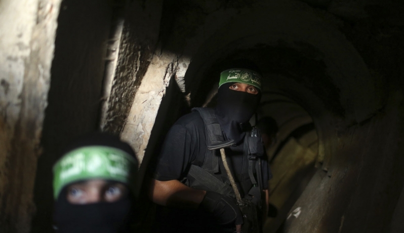 القسام تعلن استشهاد مجاهدَين في انهيار نفق بغزة
