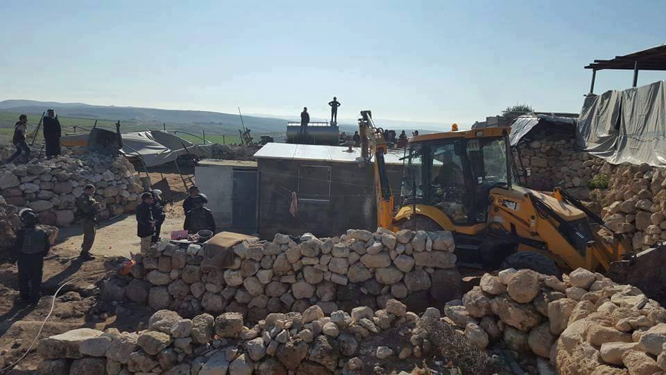 الاحتلال يهدم 26 مبنى في تلال الخليل الجنوبية