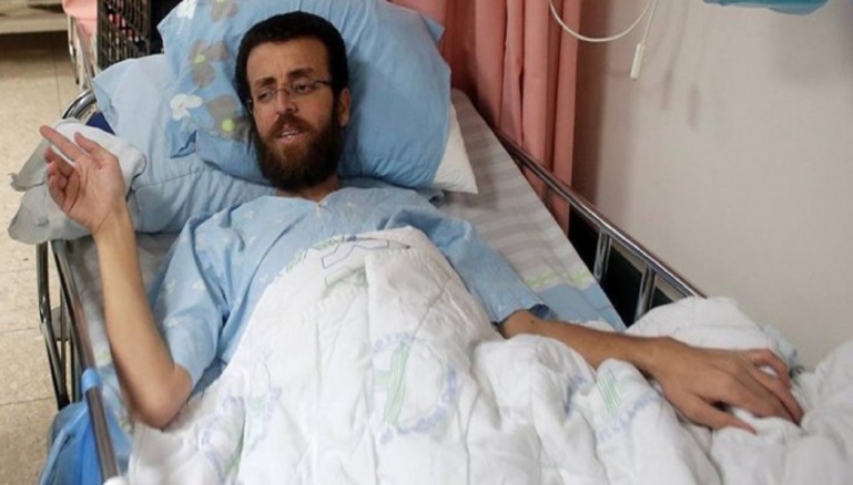 الاحتلال ينقل الأسير المضرب محمد القيق إلى المشفى