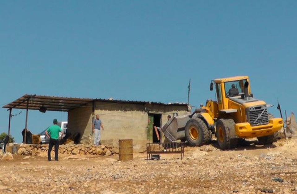 الاحتلال يهجّر نحو 20 عائلة في خربة طانا شرق نابلس