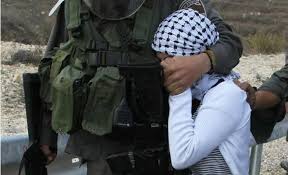 الاحتلال يُمدد اعتقال فلسطينية نفذت عملية طعن قرب تل أبيب
