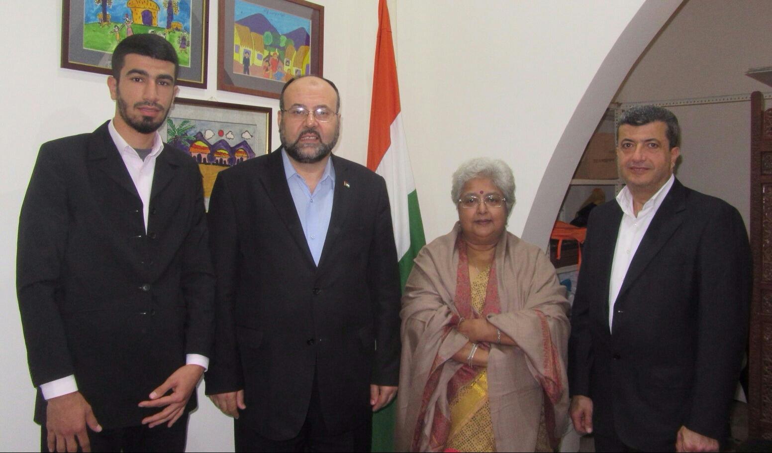 بركة يطلع سفيرة الهند في لبنان على تطورات القضية الفلسطينية