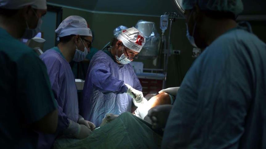 وفد طبي تركي يجري 20 عملية جراحية في غزة
